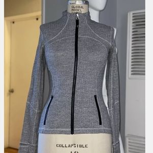 Lululemon forme ll jacket size 2